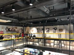 面包甜点陈列柜-曹掌柜小酒馆烧烤集团(崂山同兴路店)