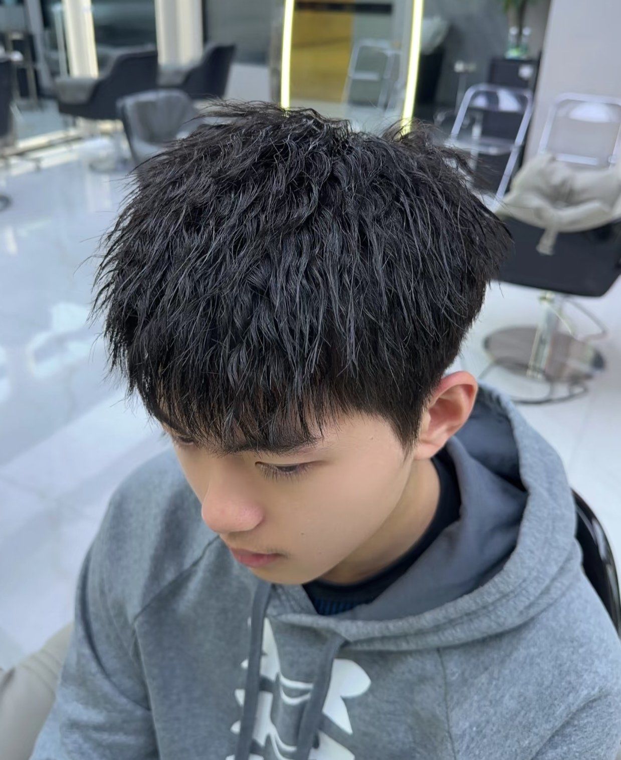 打造潮流男士烫发发型