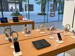 -Apple零售店(华贸购物中心店)