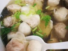 鱼丸鲜肉馄饨-手劲鱼丸馄饨铺(哈一百店)