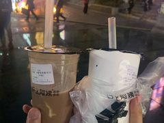 -沪上阿姨鲜果茶(世茂广场宽厚里店)