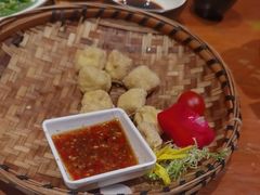 -老滇山寨•云南特色菜•地方菜•民族风情歌舞表演(金碧店)