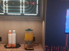 -桔子酒店(上海西藏北路地铁站店)