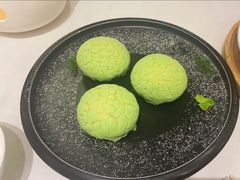 酥皮翡翠山楂包-富淳饭店(世纪公园店)