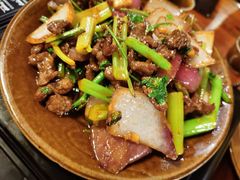 爆炒小黄牛肉-苗湘食府(十年店)