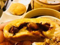 酥皮焗叉烧包-添好运点心专门店(深水埗店)