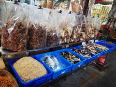 -霞涌市场海鲜摆卖区