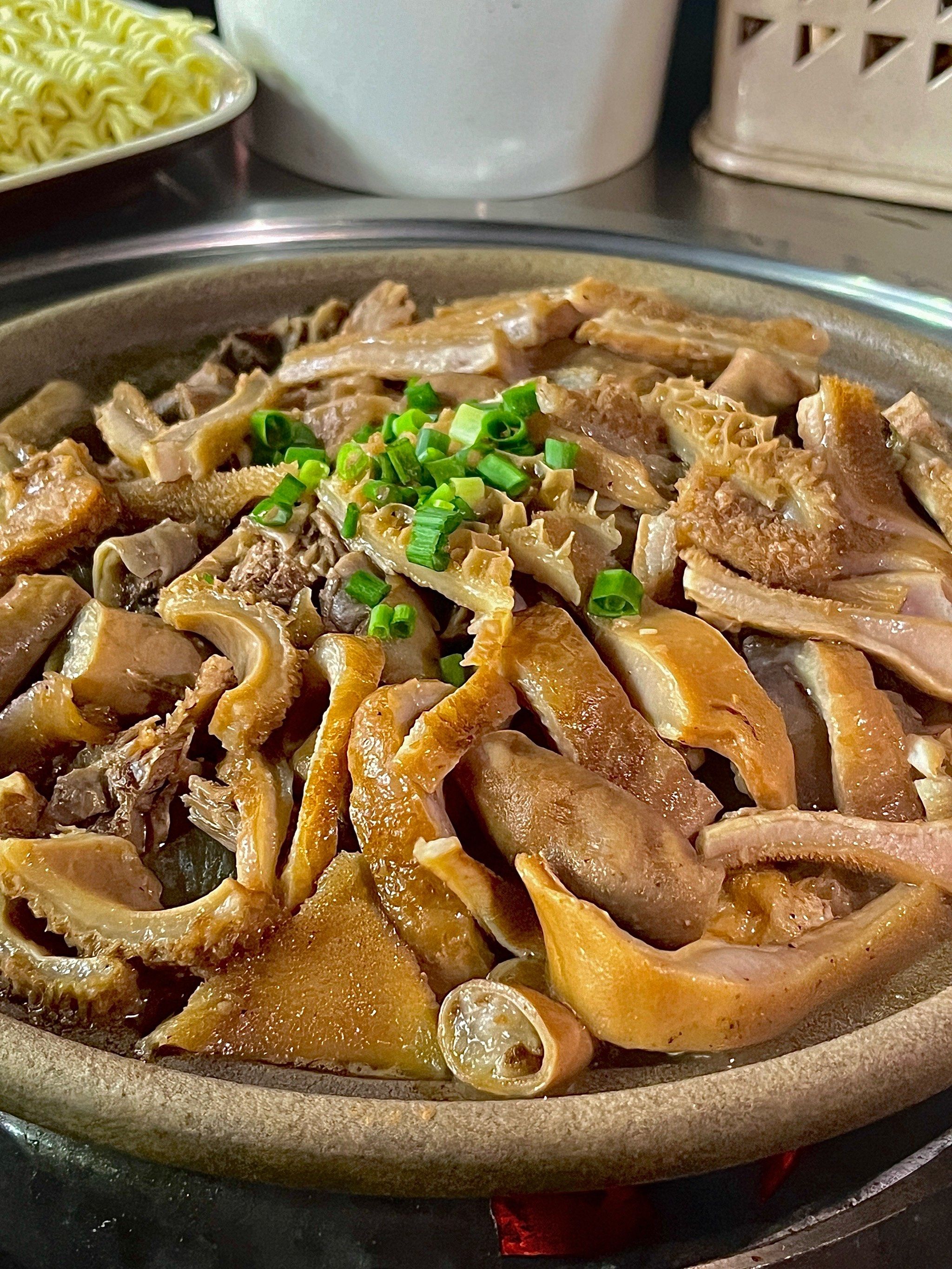 不骗你!这家牛杂煲真的绝!