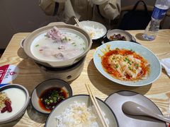 -叁煨蹄花·下饭盐帮菜(人民广场店)