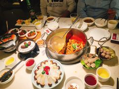 牛杂鸳鸯锅-左庭右院鲜牛肉火锅(浦江欢乐颂店)