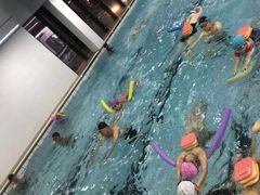 -蓝海豚游泳俱乐部(南京西路店)