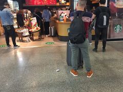 -星巴克(广州南站A18检票口楼上)