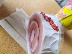 雪融草莓瑞士卷-星巴克(天津佛罗伦萨小镇店)