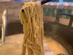 蝦子麵-鲜入围煮花胶鸡海鲜火锅