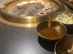 -铭牛烧肉·和牛海鲜自助(高新月牙湖店)