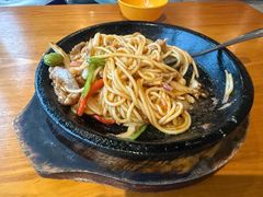 -豪客嘉族·麦尼顿西餐厅(乐福天下店)