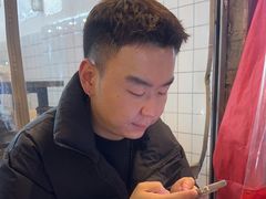 -黄潇洒老火锅(九眼桥宏济巷店)