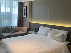 高级大床房-成都太古里IFS国金中心亚朵X酒店