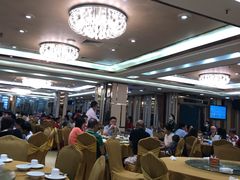 -明记海鲜城（新港西路店）-立体停车场