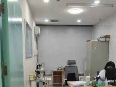 -上海大学附属上海和平眼科医院
