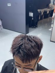 -宫铭烫发染发接发店
