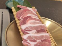 -臻牛烤肉