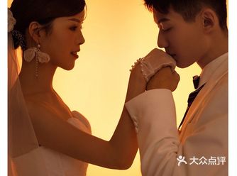 阜阳婚纱照｜终于拍到心仪的剪影婚纱照，日落灯绝美|