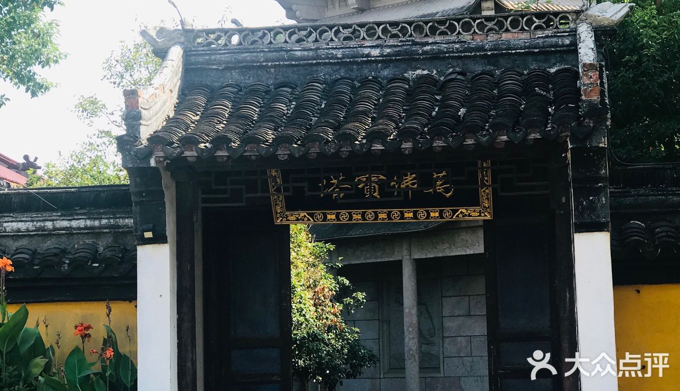 据说很“灵”的小镇古寺