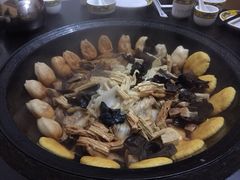 铁锅炖活鱼-铁锅炖活鱼