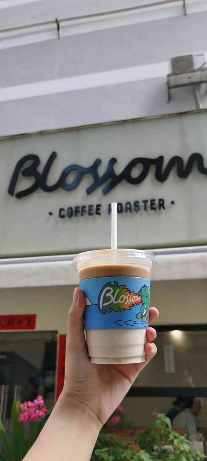 blossom coffee roasters-"[薄荷]环境:附近不好停车,要绕到后面.
