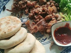 扒猪脸火勺-北京龙庆四季香农家饭庄·灶台鱼·碳烤虹鳟鱼(龙庆峡店)