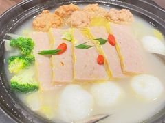 砂锅黄陂三鲜-大中华酒楼·主席武昌鱼·武汉美食地标(江汉路步行街店)