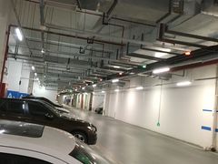 -虹桥天地-停车场