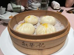 蟹粉大包-新荣记(南京西路店)