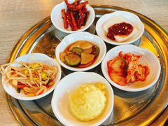 小菜拼盘-郑阿姨的家·이모네·韩料&烤肉(武川路店)