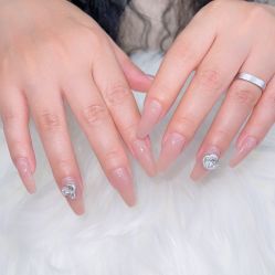 -七彩虹美甲美睫 半永久