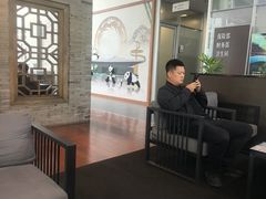 -成都中升之星奔驰4S店