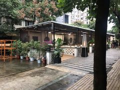景观位-浮何烤铺(桐梓林店)