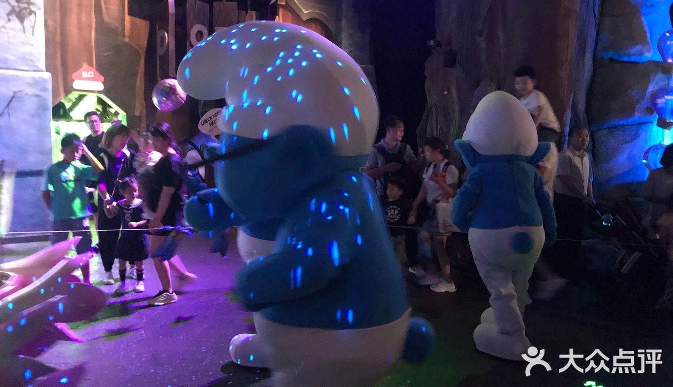蓝精灵🧚‍♀️主题乐园