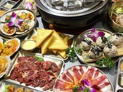 -围炉肉舍•炭烤活鳗•丹东海鲜烤肉(步行街店)