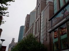 南京路上置地广场-上海置地广场(南京东路店)