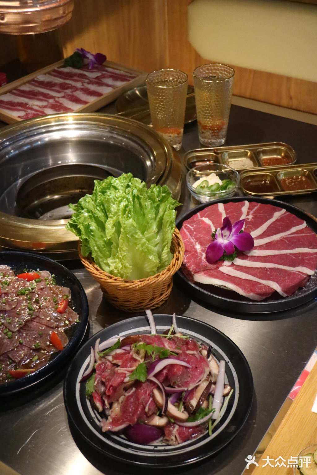 环境:以前经常去第一市场店，大菠萝店第一次来