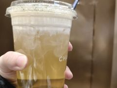 -霸王茶姬(凯德大峡谷店)