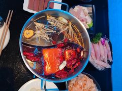 -唯爱KTV聚会餐厅(仙林东城汇店)