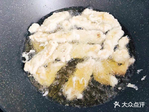 外酥里嫩又入味的炸酥肉，过年必学硬菜！