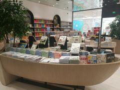 -钟书阁(群光广场店)