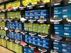 -SKECHERS 斯凯奇(上海国际时尚中心店)