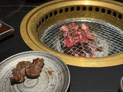-山川小町·极番烧肉(新地假日广场店)