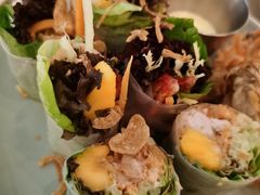 酥炸老虎虾香芒米纸卷配榴莲汁-CHINCHIN 青青·泰国料理(万象食家店)