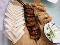 煎饼馓子配烤肉-新开元大酒店(花雨路店)